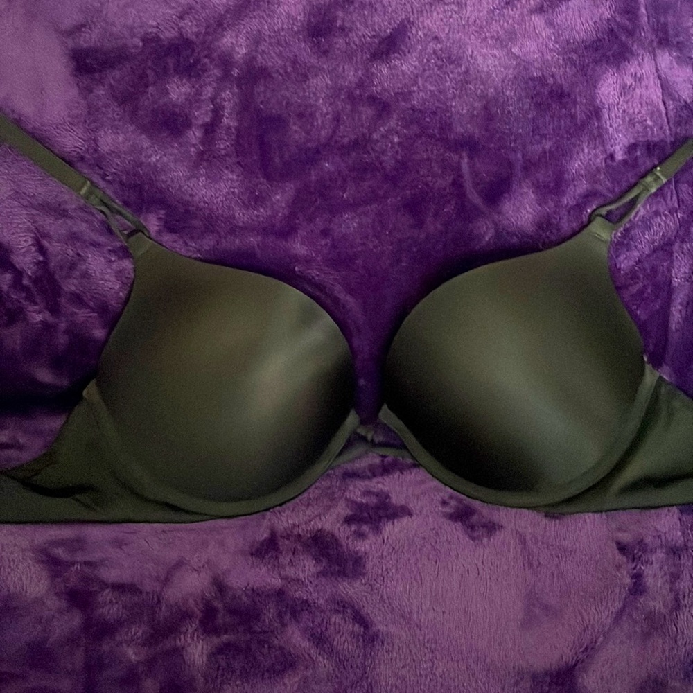 Victoria’s Secret Bombshell Add-2-cups Push-Up Bra